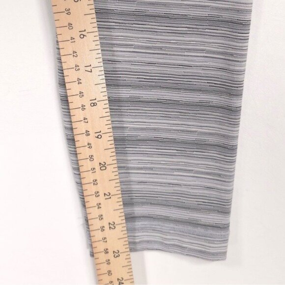 Lululemon Leggings Size 8 High Times Pant Cyber Striped White Silver - Picture 7 of 7